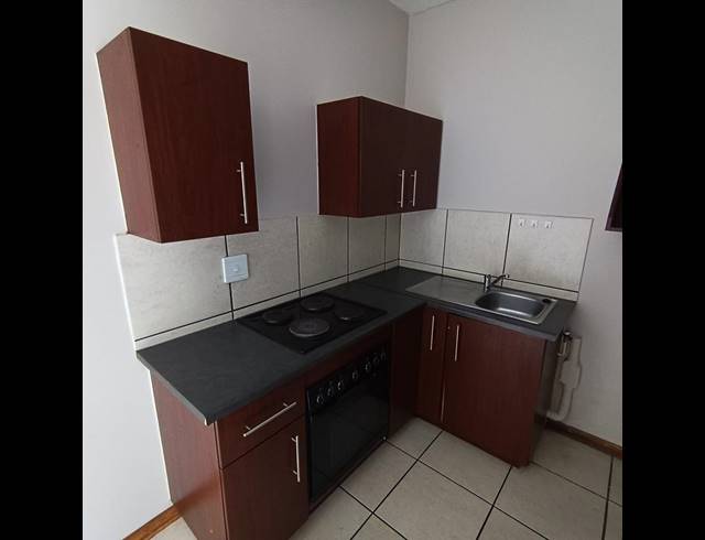 2 BEDROOM PROPERTY TO RENT IN DIE BULT